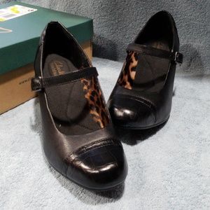 Clarks  Bendables Heels Black Size 8